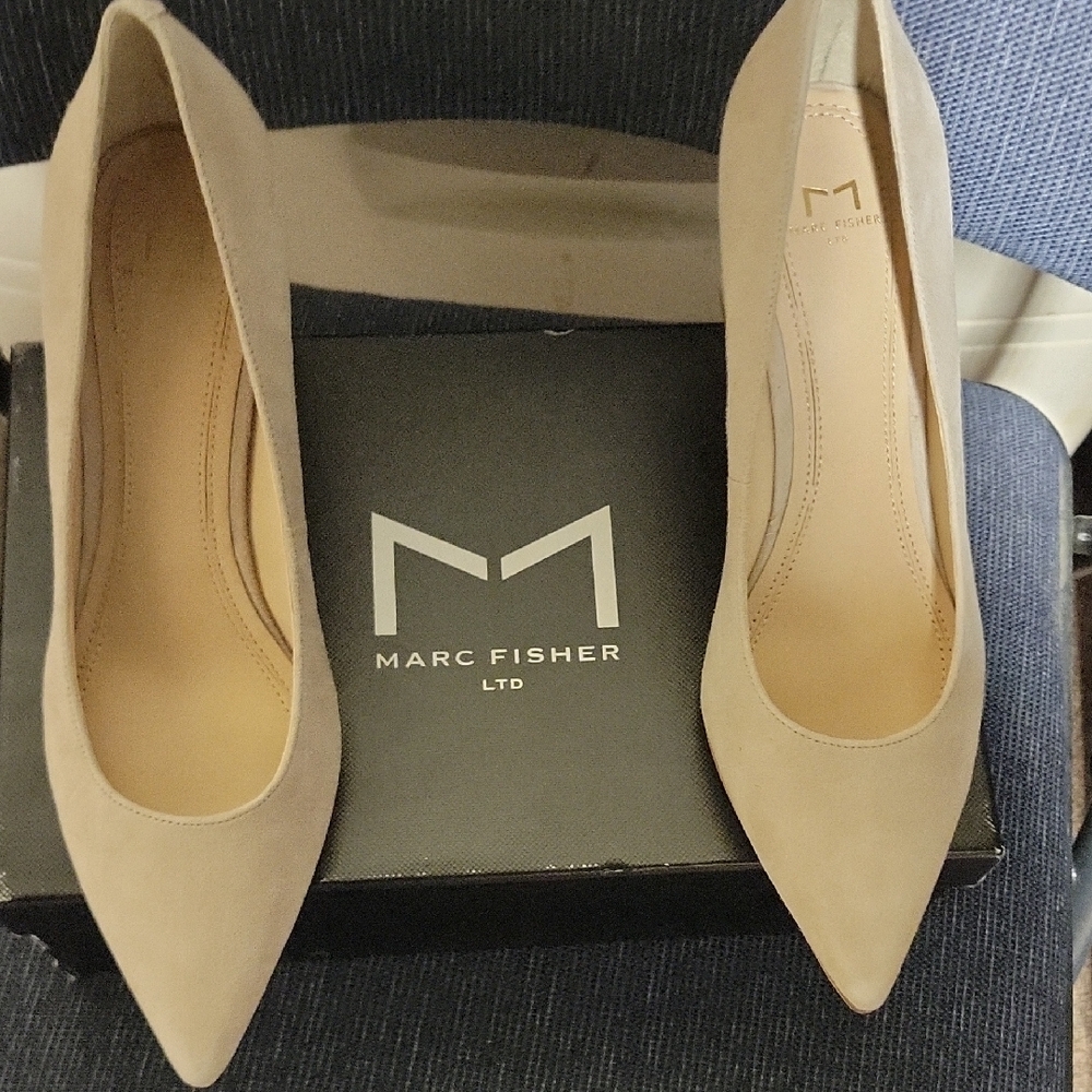 BRAND NEW Marc Fisher Tan Heels with Pointed Toe Design